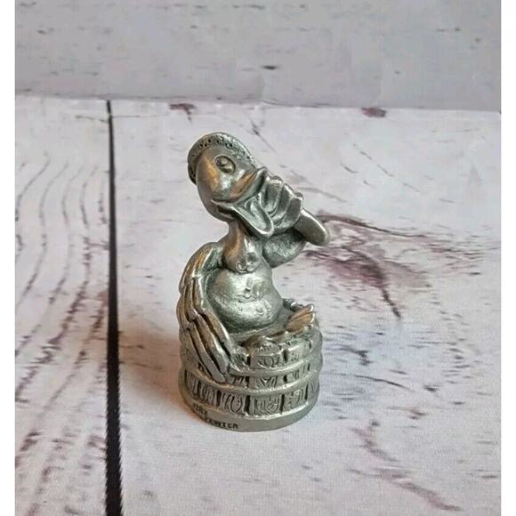 HUDSON FINE PEWTER - VINTAGE 1981 DUCK IN BARREL FIGURINE CHARM USA SCULPTURE - Picture 2 of 6